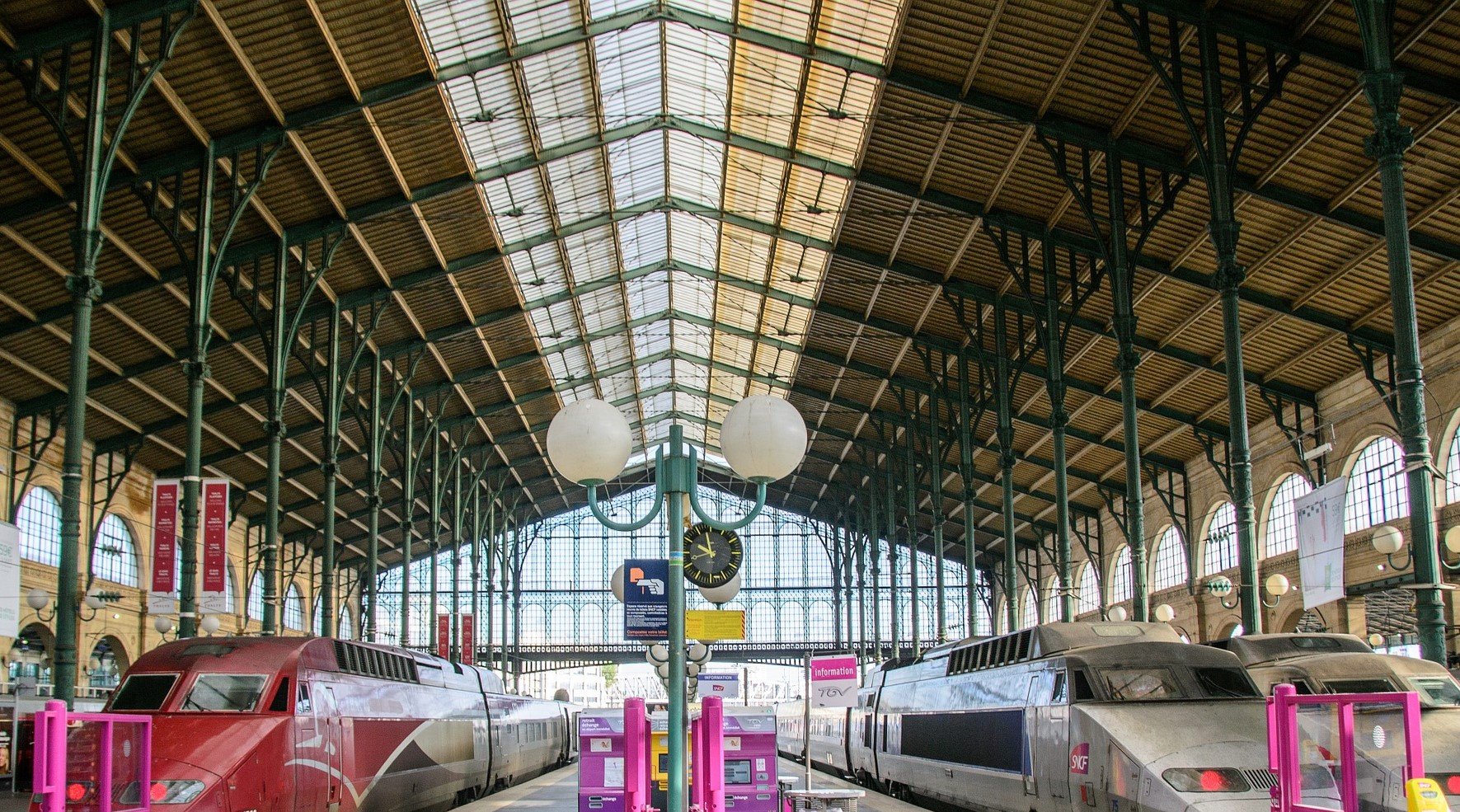 6/Paris/paris-Gare.jpg